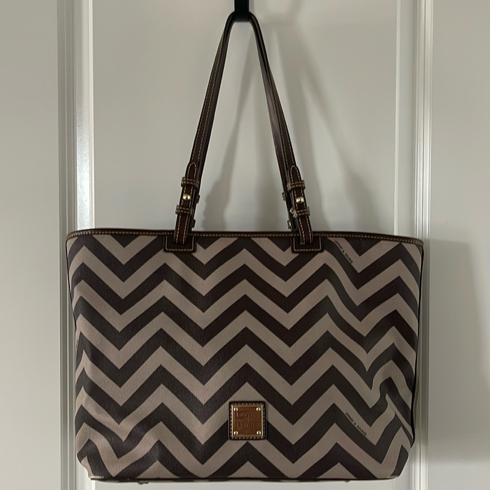 Dooney & Bourke Tote
